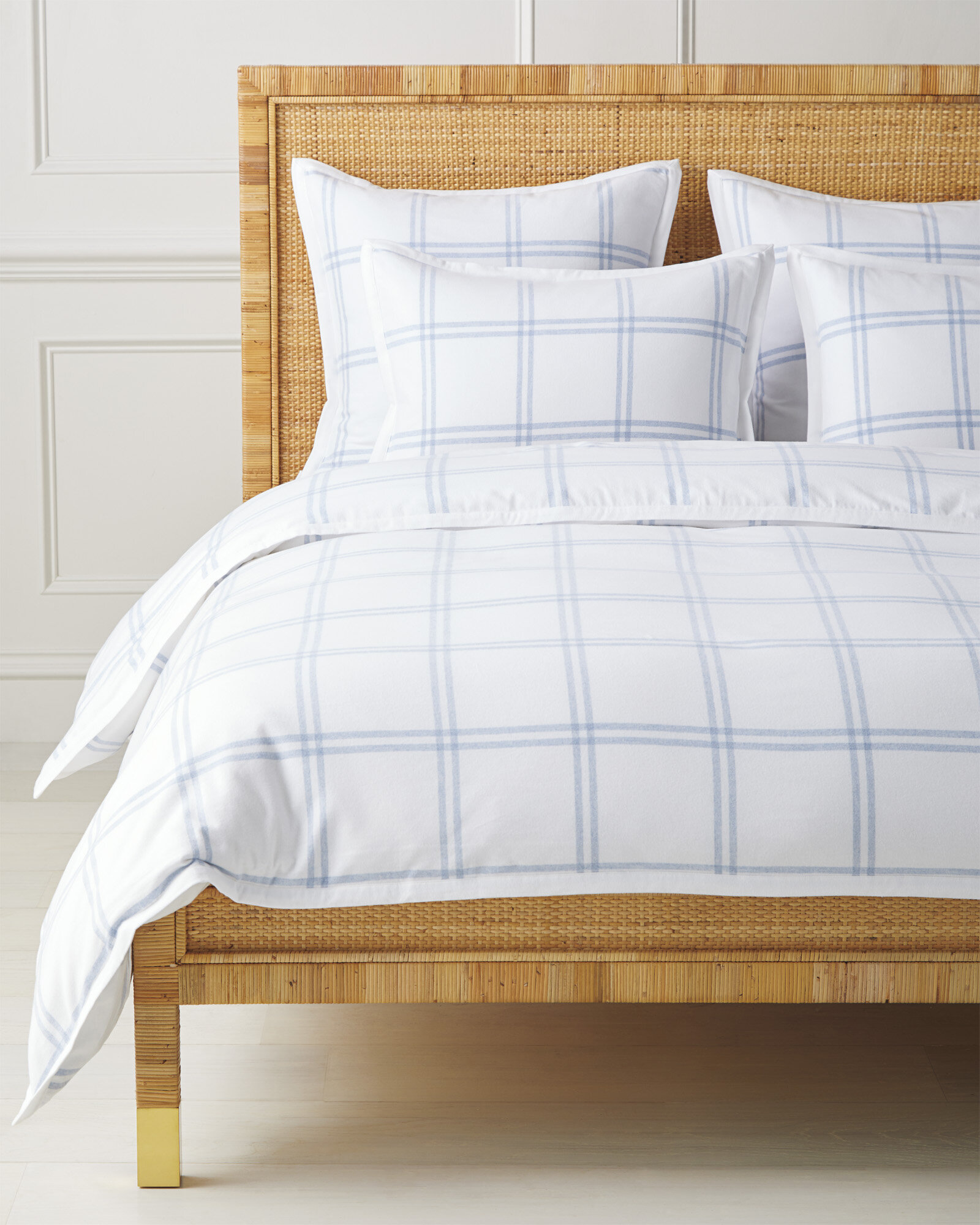 Duvet_Alpine_Flannel_White_Chambray_FOB_MV_0220_Crop_BASE.jpg