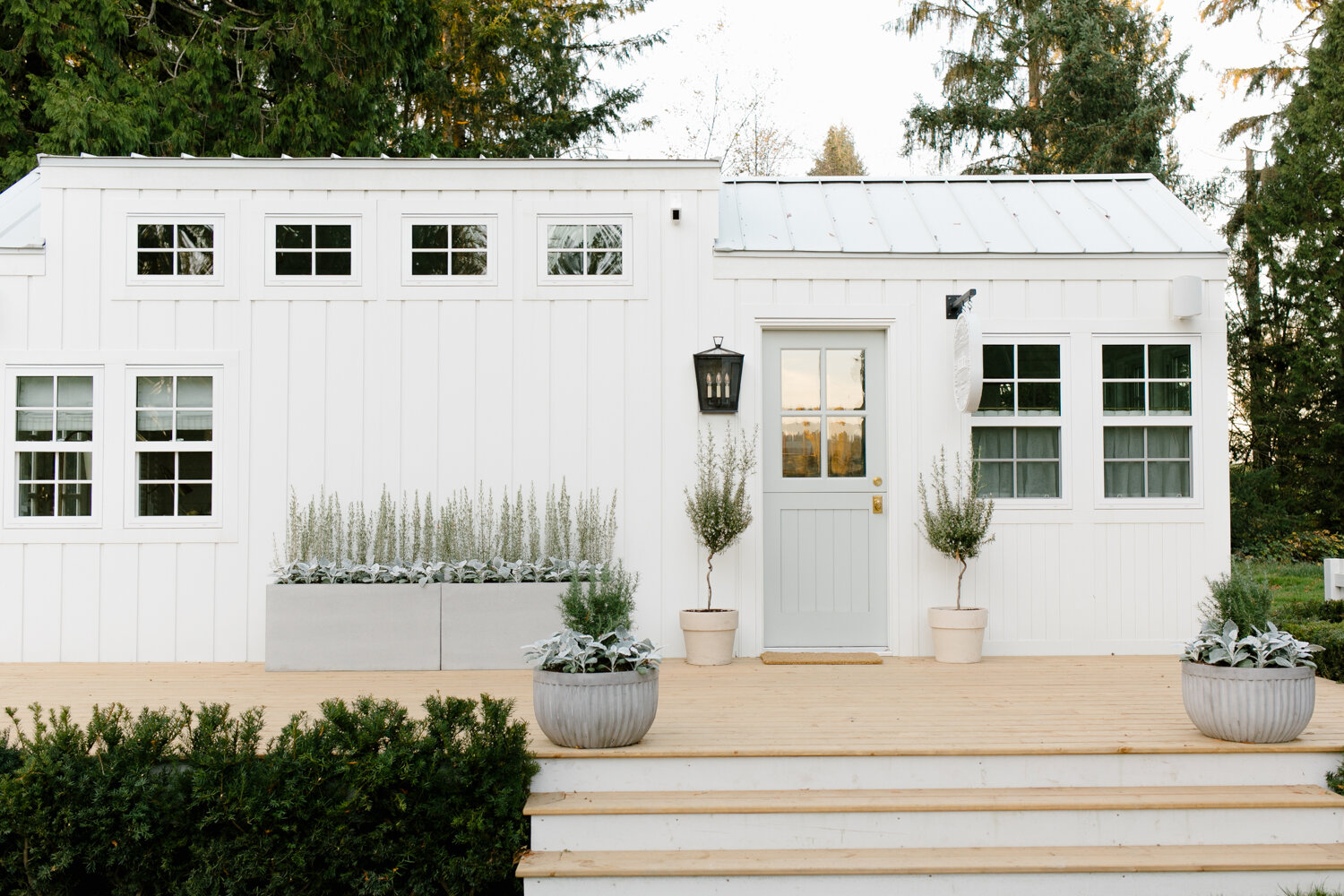 Have you seen Monika Hibbs tiny house store? Could it be any cuter? What a dream!!!