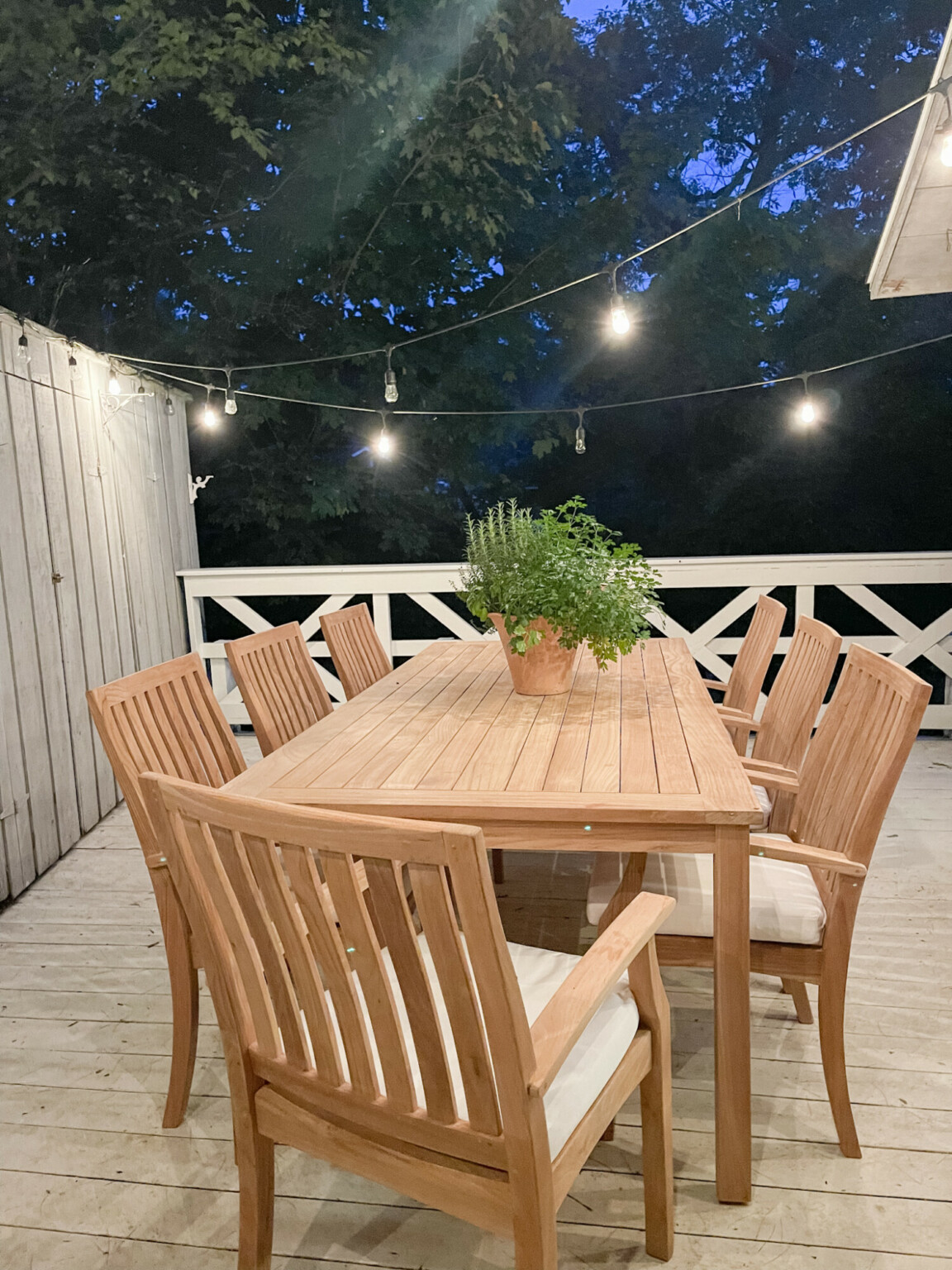 Outdoor Dining with Yardbird Margaret of York